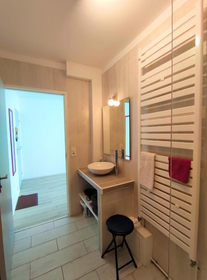 6 Appartements Et 4 Adresses A Mi-Chemin Entre Le Vieux Port Et L Ile De Re La Rochelle  Exterior foto