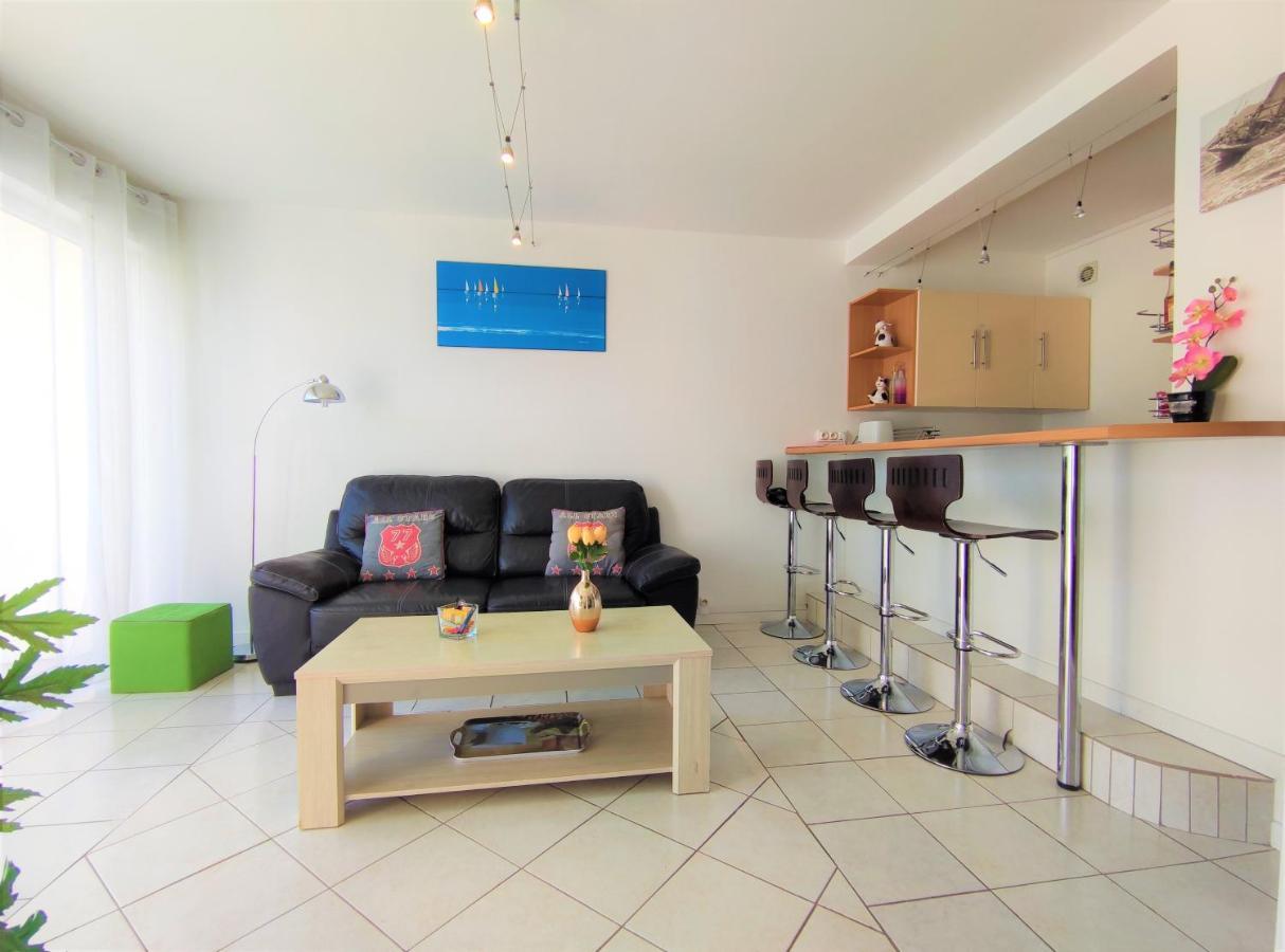6 Appartements Et 4 Adresses A Mi-Chemin Entre Le Vieux Port Et L Ile De Re La Rochelle  Exterior foto